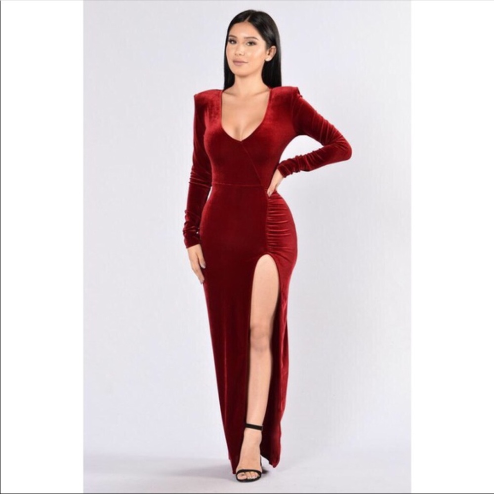 Beautiful  burgundy long sleeve side slight dress.